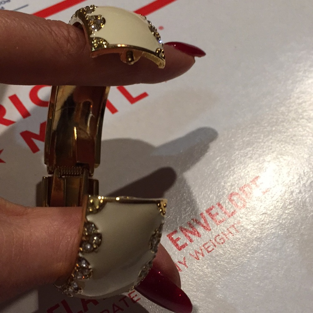 Exquisite Statement Bangle Gold/Cream/Clearcrystal - image 7